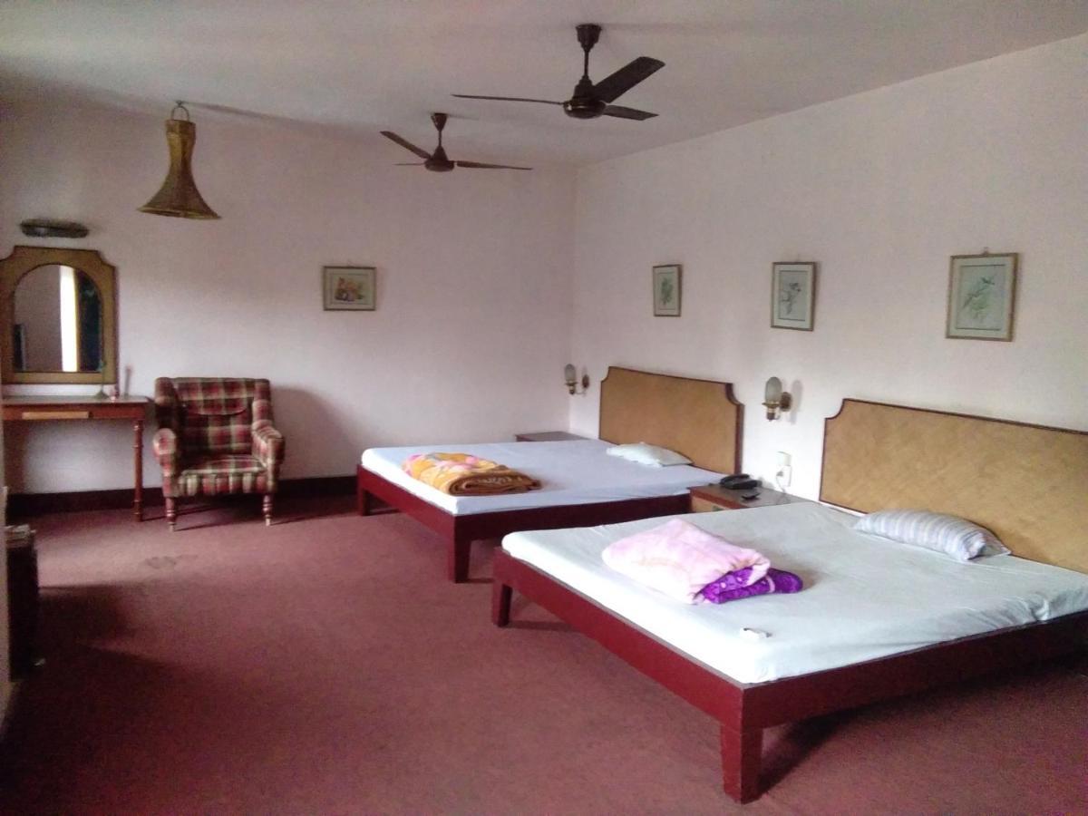Hotel Indsurya Dibrugarh Zewnętrze zdjęcie