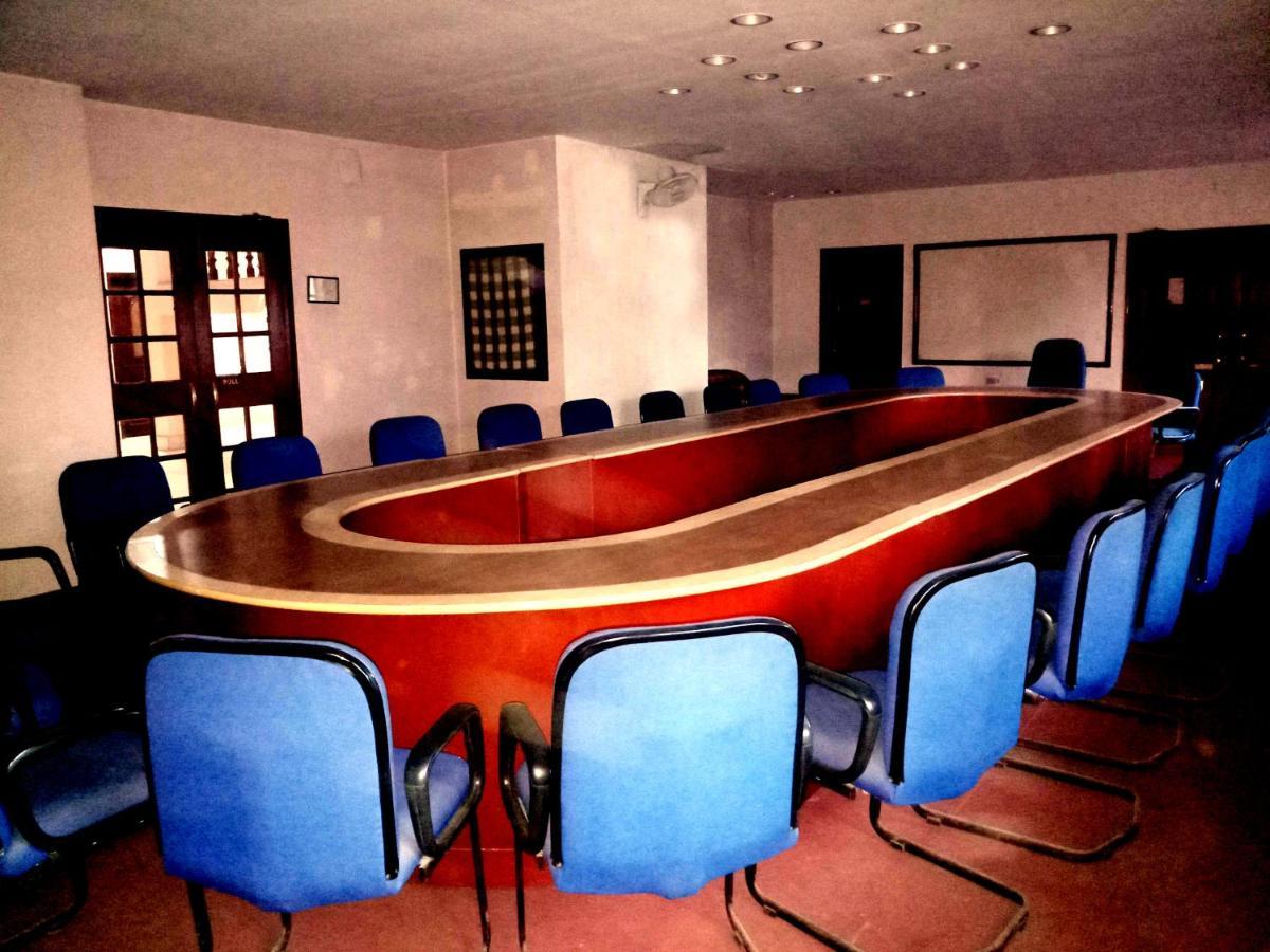 Hotel Indsurya Dibrugarh Zewnętrze zdjęcie