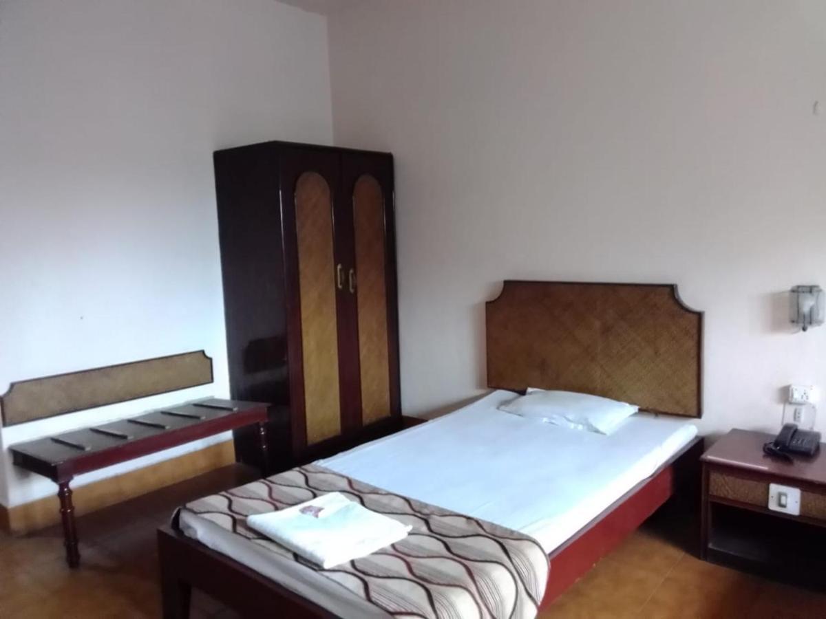 Hotel Indsurya Dibrugarh Zewnętrze zdjęcie