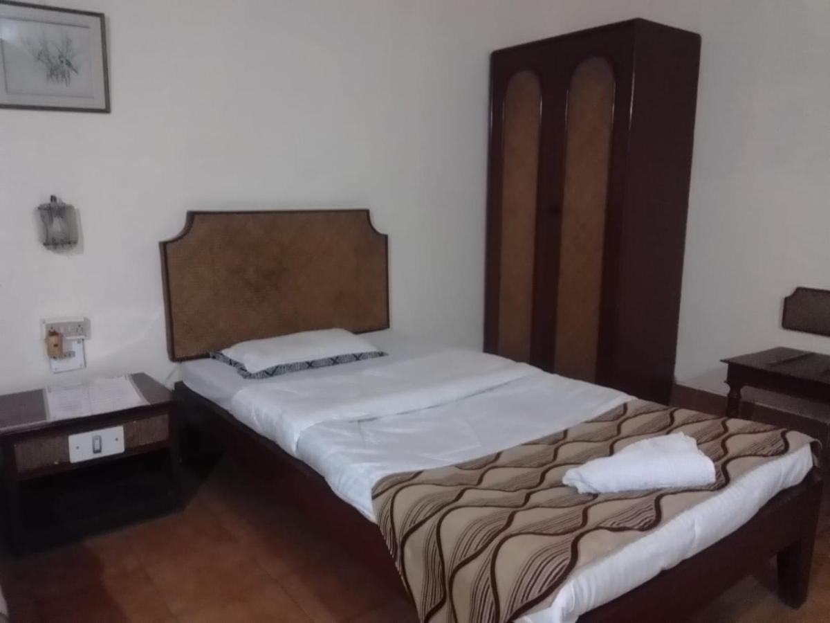 Hotel Indsurya Dibrugarh Zewnętrze zdjęcie