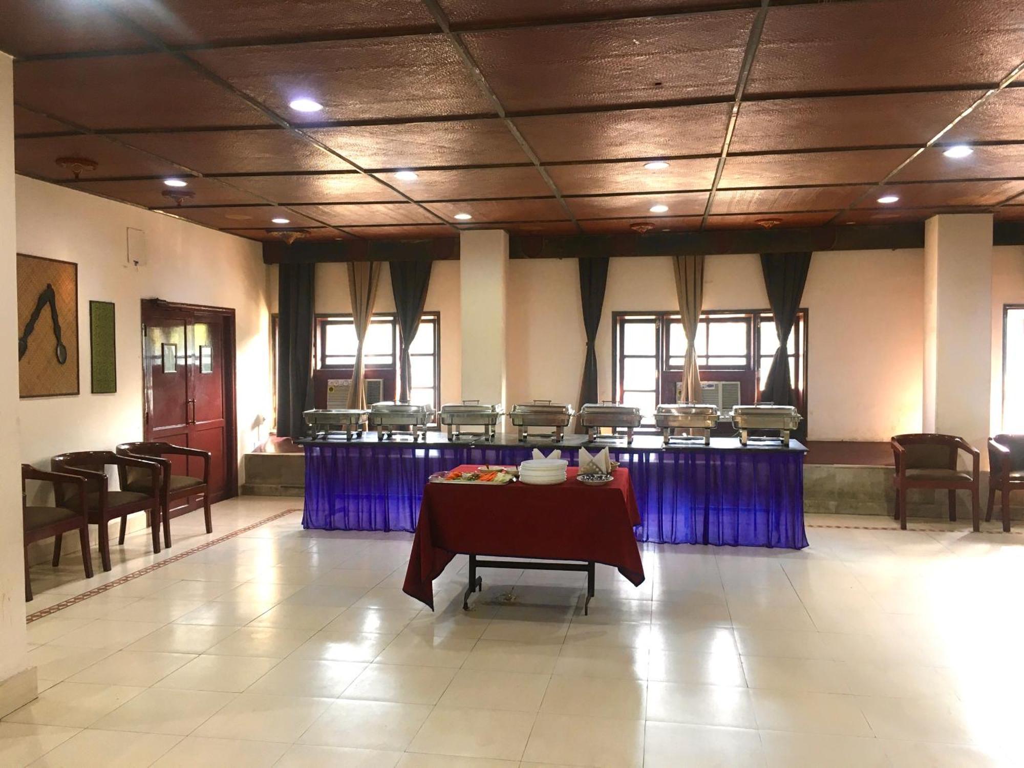 Hotel Indsurya Dibrugarh Zewnętrze zdjęcie