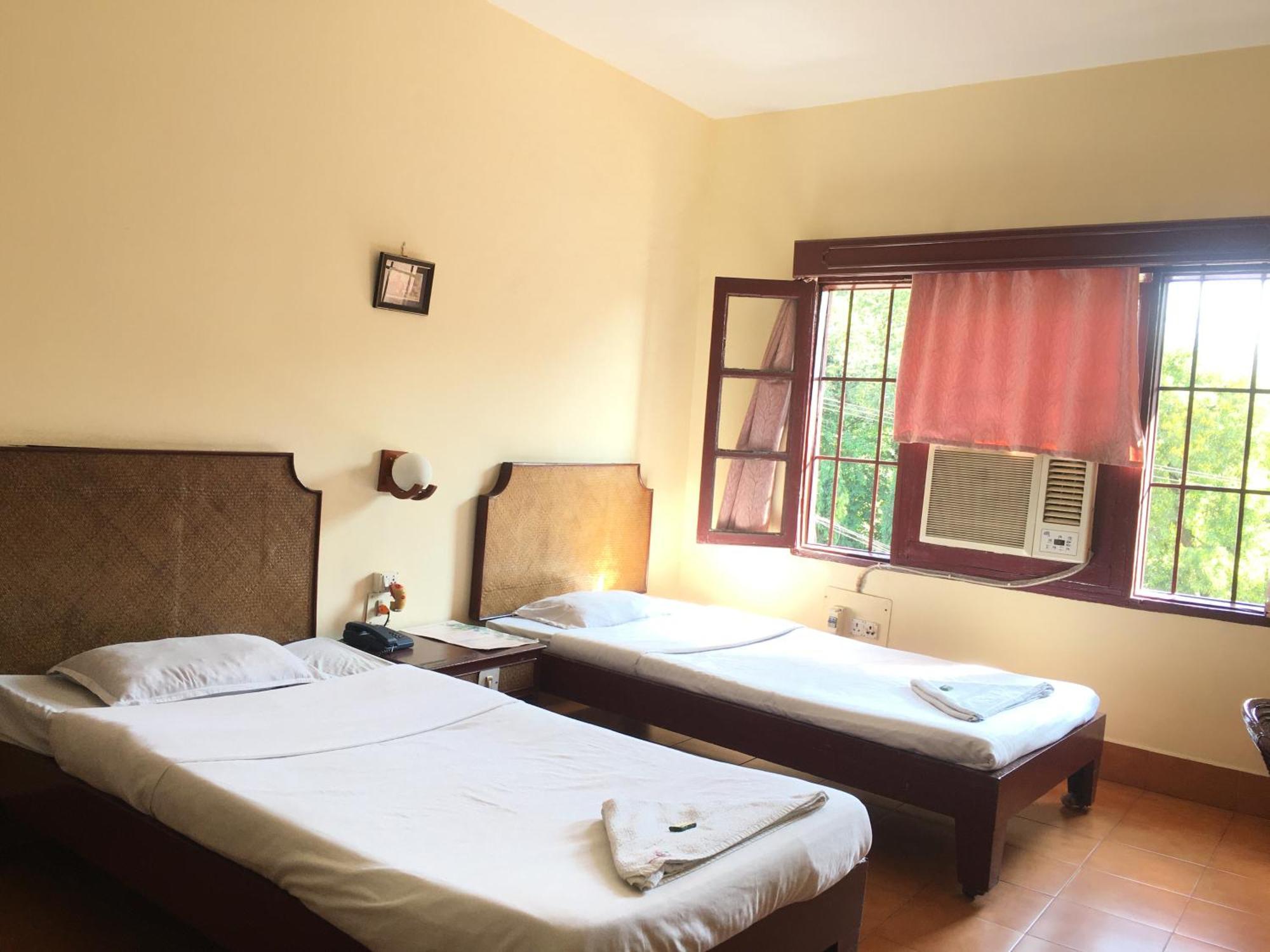 Hotel Indsurya Dibrugarh Zewnętrze zdjęcie