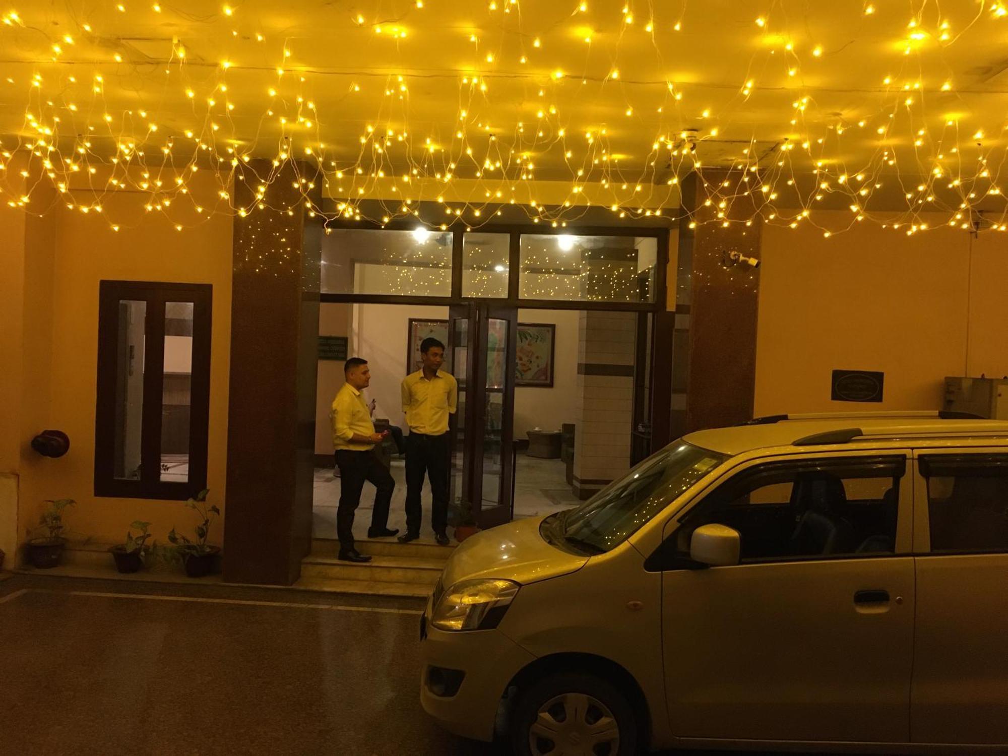 Hotel Indsurya Dibrugarh Zewnętrze zdjęcie
