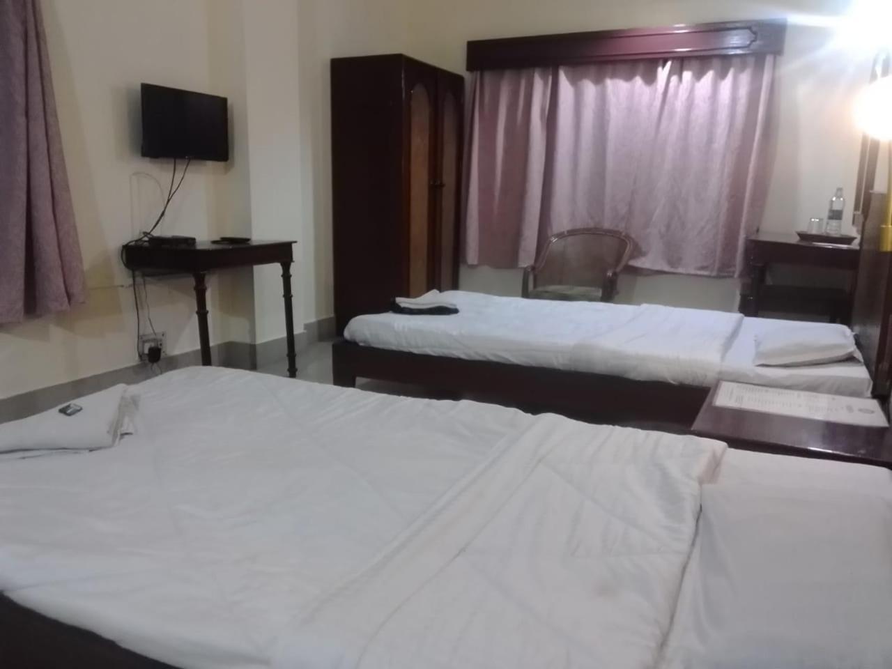 Hotel Indsurya Dibrugarh Zewnętrze zdjęcie